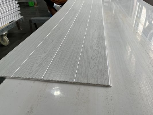 سقف PVC المقاوم للبقع سهولة التثبيت والسطح الناعم